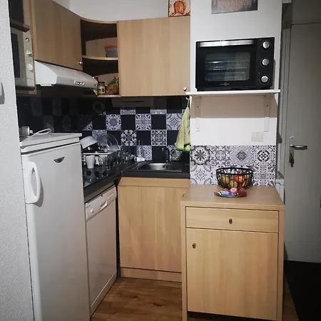 La Montagnette Apartment *