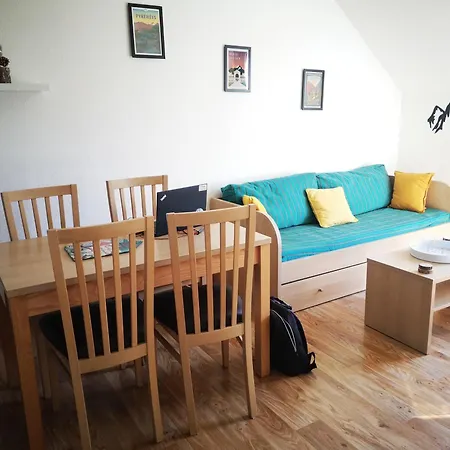 La Montagnette Apartment