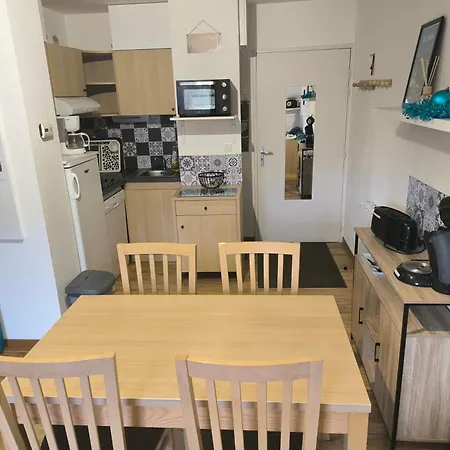 La Montagnette T2 2 Etoiles, Wifi Et Parking Prive Avec Vue Sur La Montagne 2-4 Personnes *