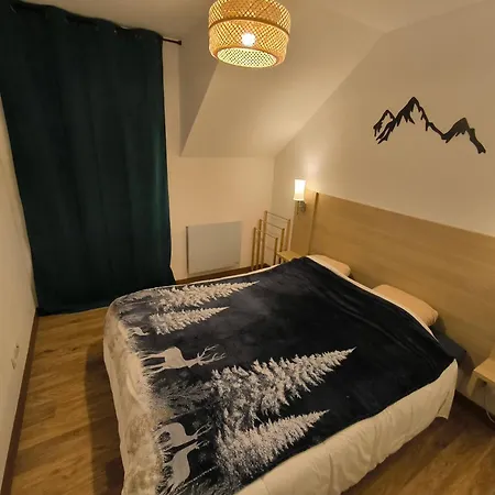 La Montagnette T2 2 Etoiles, Wifi Et Parking Prive Avec Vue Sur La Montagne 2-4 Personnes Апартаменты