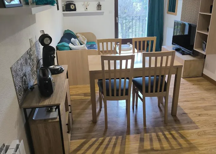 La Montagnette T2 Wifi Et Parking Prive Avec Vue Sur La Montagne 2-4 Personnes